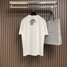 整套🛒🛒Balenciaga 2025ss早秋新款印花标识短袖T恤短裤套装,简约却透着不羁,胸前bale 整套🛒🛒Balenciaga 2025ss早秋新款印花标识短袖T恤短裤套装,简约却透着不羁,胸前bale