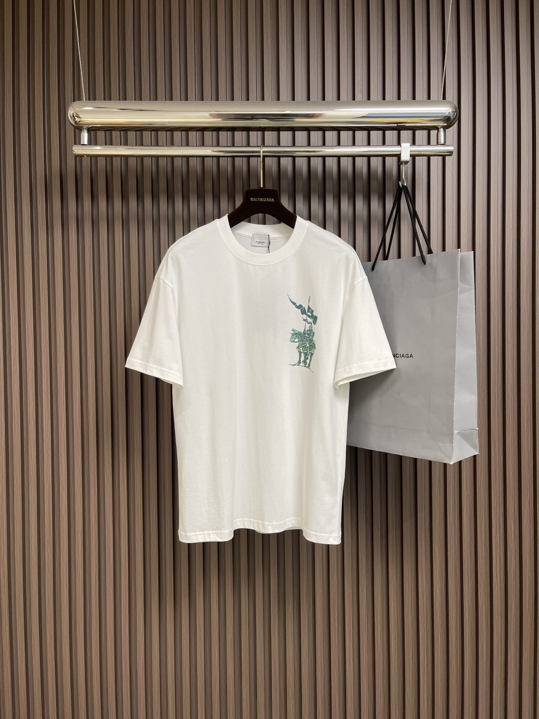 整套🛒🛒Burberry巴宝莉 战马印花短袖t恤短裤套装，面料采用230克重精梳棉，定制32支1*1螺纹