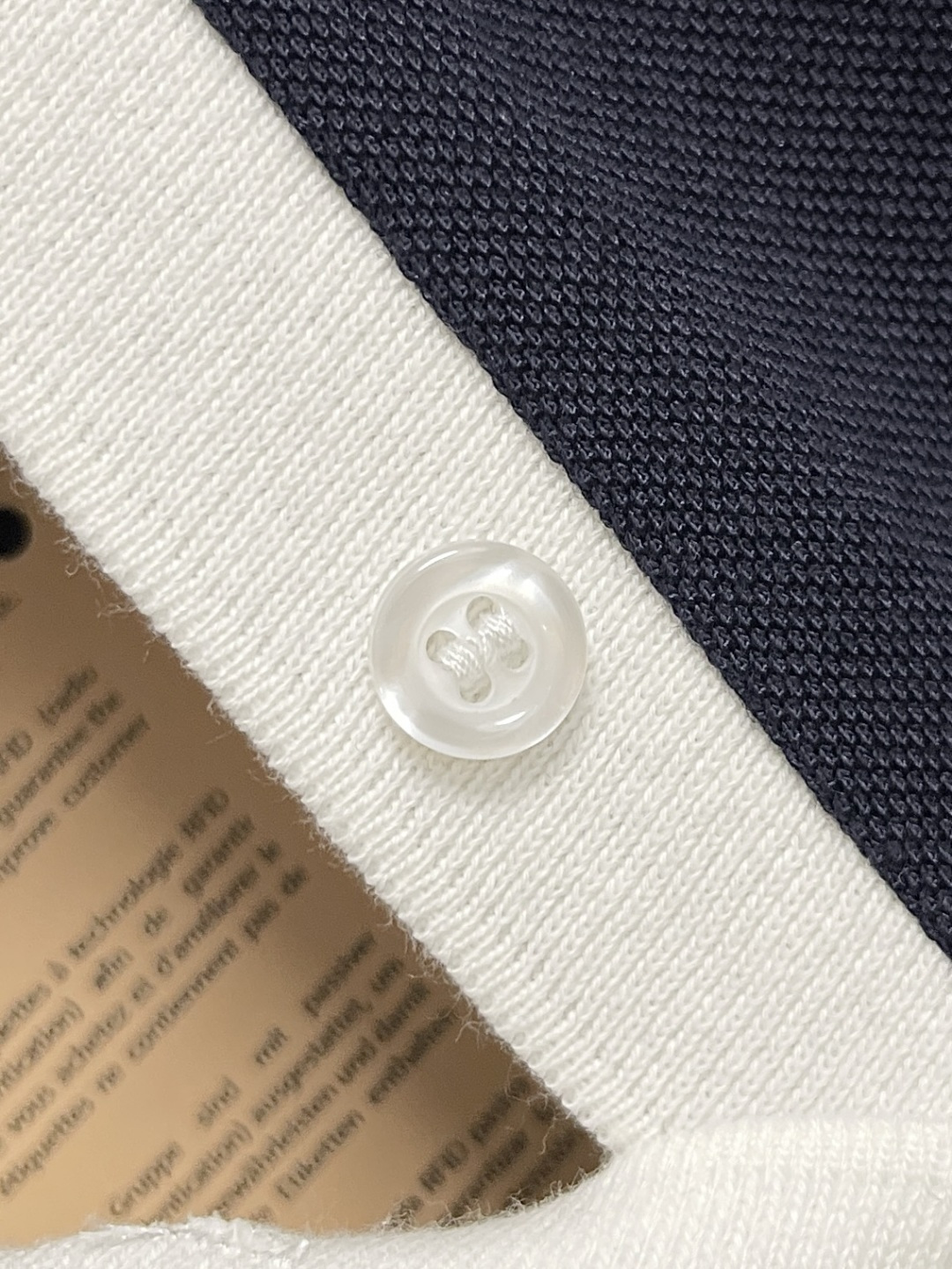 🛒🛒miumiu 拼色字母刺绣POLO衫，面料采用255克全棉进口珠地棉材质，清爽透气，刺绣采用进口TI