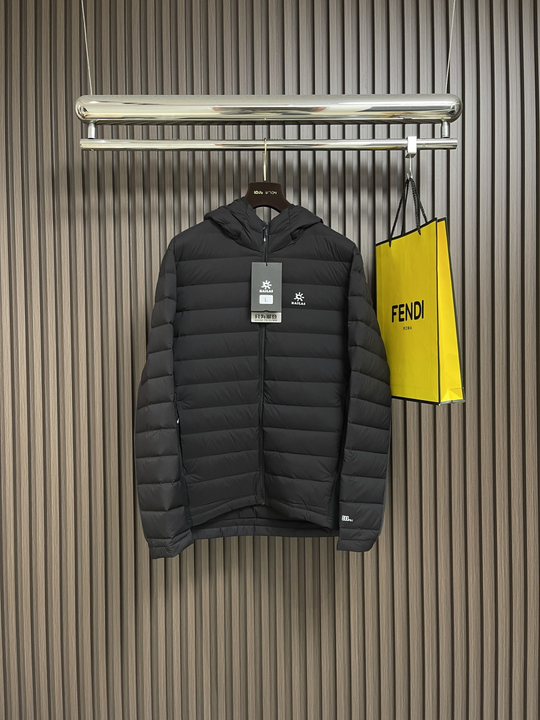 NO:520242,Kailas 2025SS Autumn New Hooded Thin Down Jacket, this is a casual outdoor clothing. The fabric is made of imported nylon fine plaid fabric, comfortable and lightweight, size S-XXL, down jacket, hats, alexander wang19860909kailas 2025SS秋季新款连帽轻薄羽绒服,这是一款休闲的户外服,面料采用的是进口尼龙细格面料,舒适轻便,尺码S-XXL,,down jacket,hats,alexander wang,Men's clothing