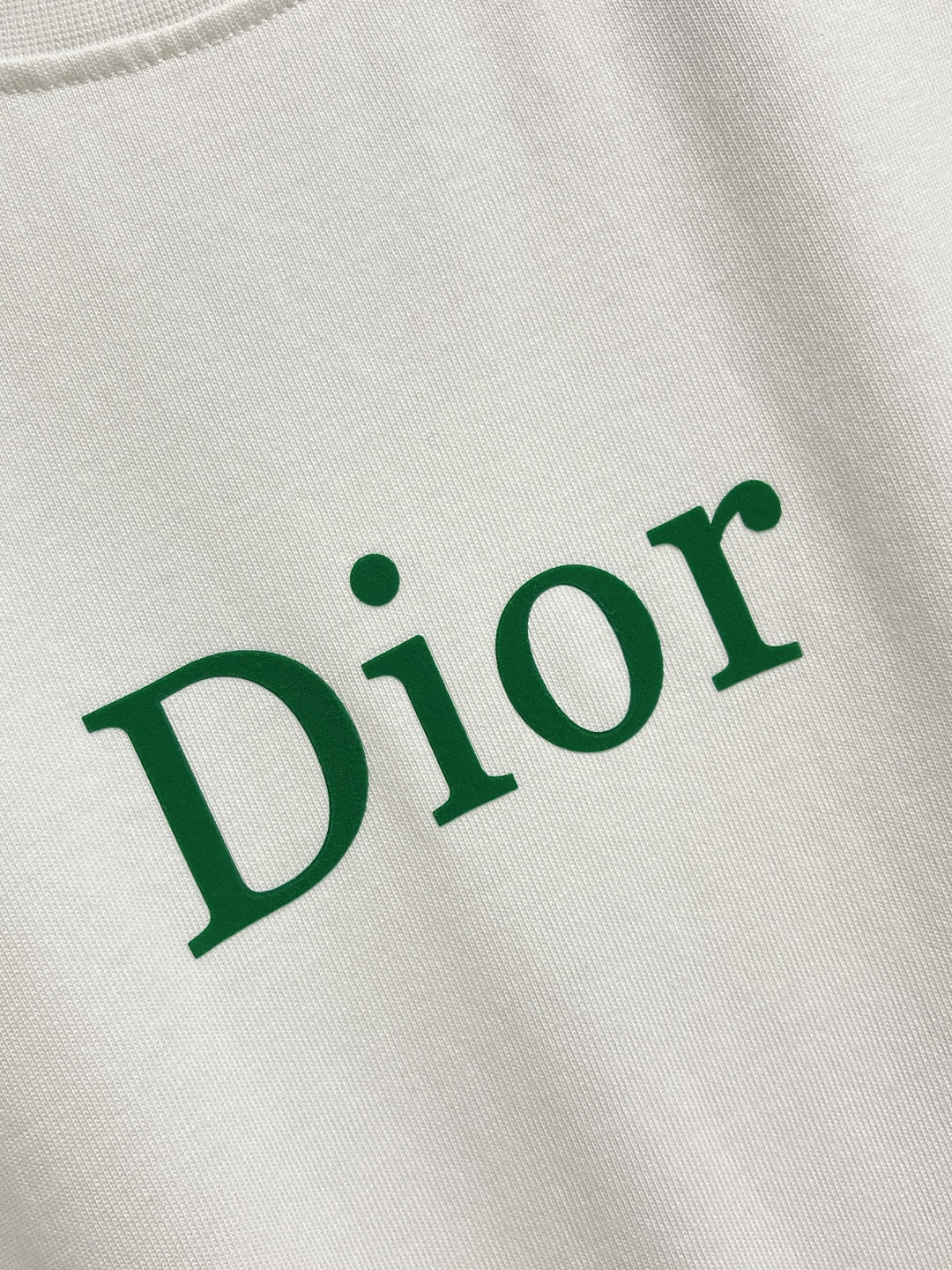 整套🛒🛒 
Dior 2025ss新款限定logo标识短袖T恤短裤套装，采用定制棉质平纹面料，透气舒适，