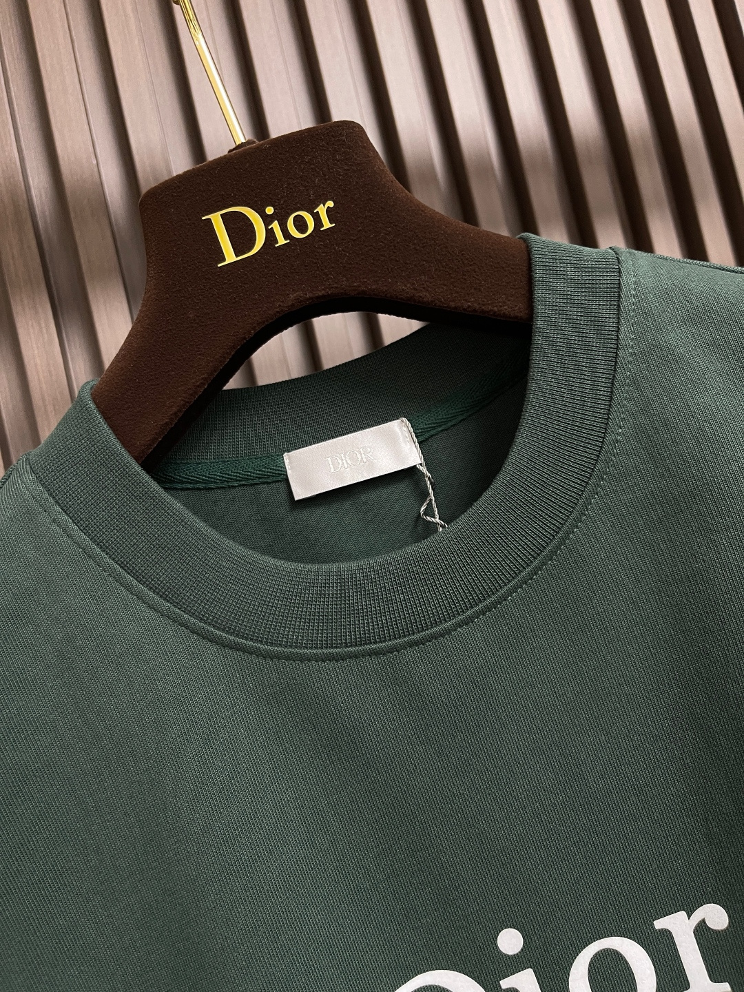 整套🛒🛒 
Dior 2025ss新款限定logo标识短袖T恤短裤套装，采用定制棉质平纹面料，透气舒适，