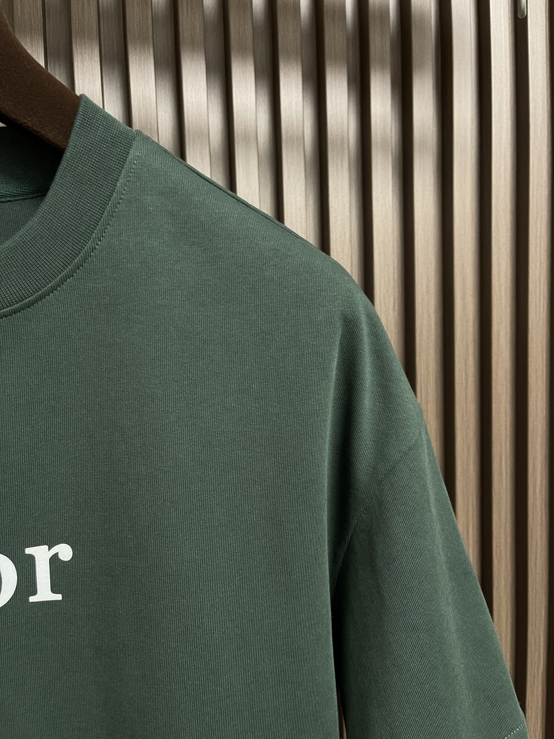 整套🛒🛒 
Dior 2025ss新款限定logo标识短袖T恤短裤套装，采用定制棉质平纹面料，透气舒适，