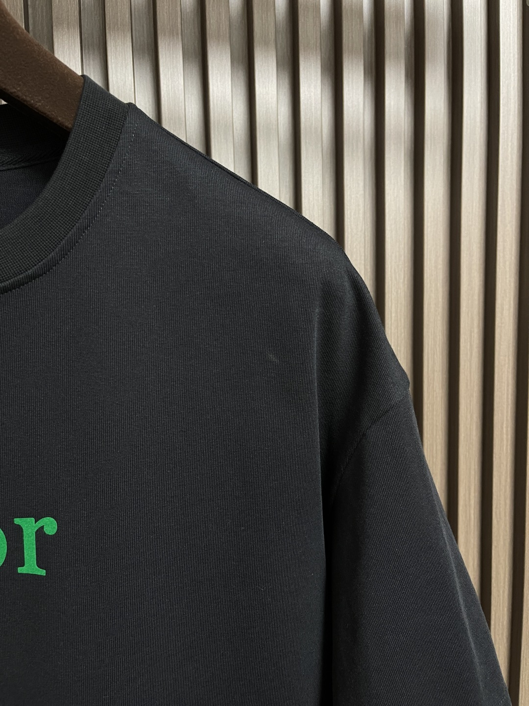 整套🛒🛒 
Dior 2025ss新款限定logo标识短袖T恤短裤套装，采用定制棉质平纹面料，透气舒适，