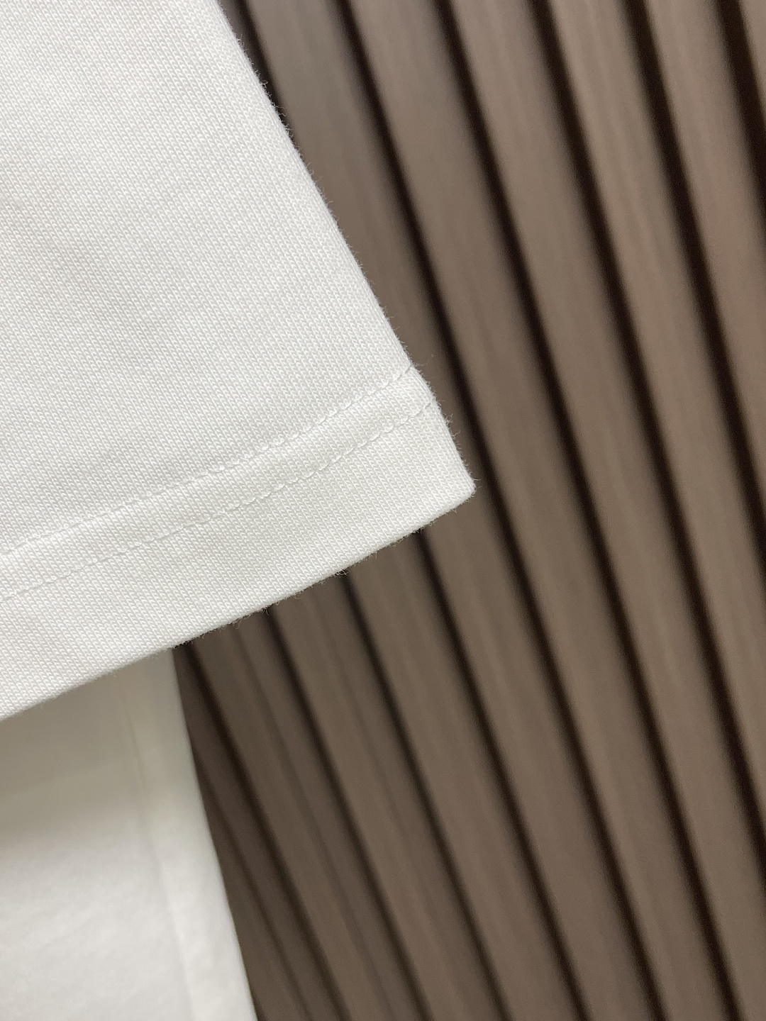 整套🛒🛒
LV 2025SS春夏新款标识 logo 情侣款短袖T恤短裤套装，精工字母印花，32支双全精梳