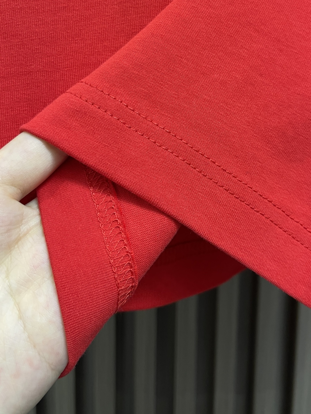 🛒🛒LV 2025fw夏季新款涂鸦刺绣短袖t恤，定制260g全棉双纱紧密爽滑面料，布面干净，布纹清晰，手