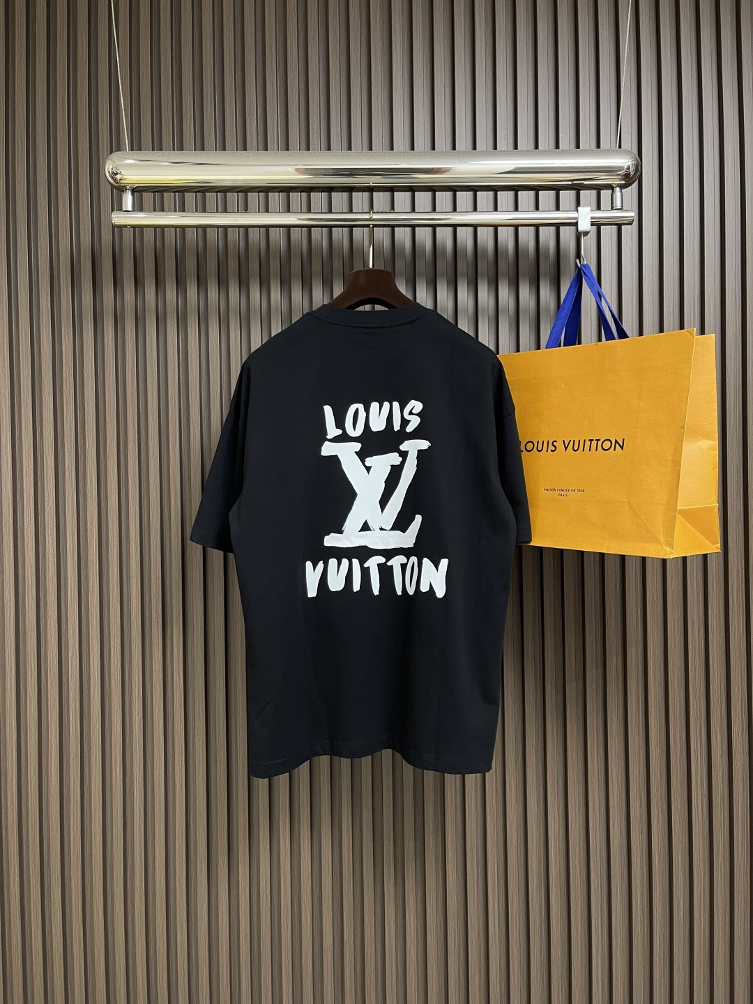 🛒🛒LV 2025fw夏季新款涂鸦刺绣短袖t恤，定制260g全棉双纱紧密爽滑面料，布面干净，布纹清晰，手