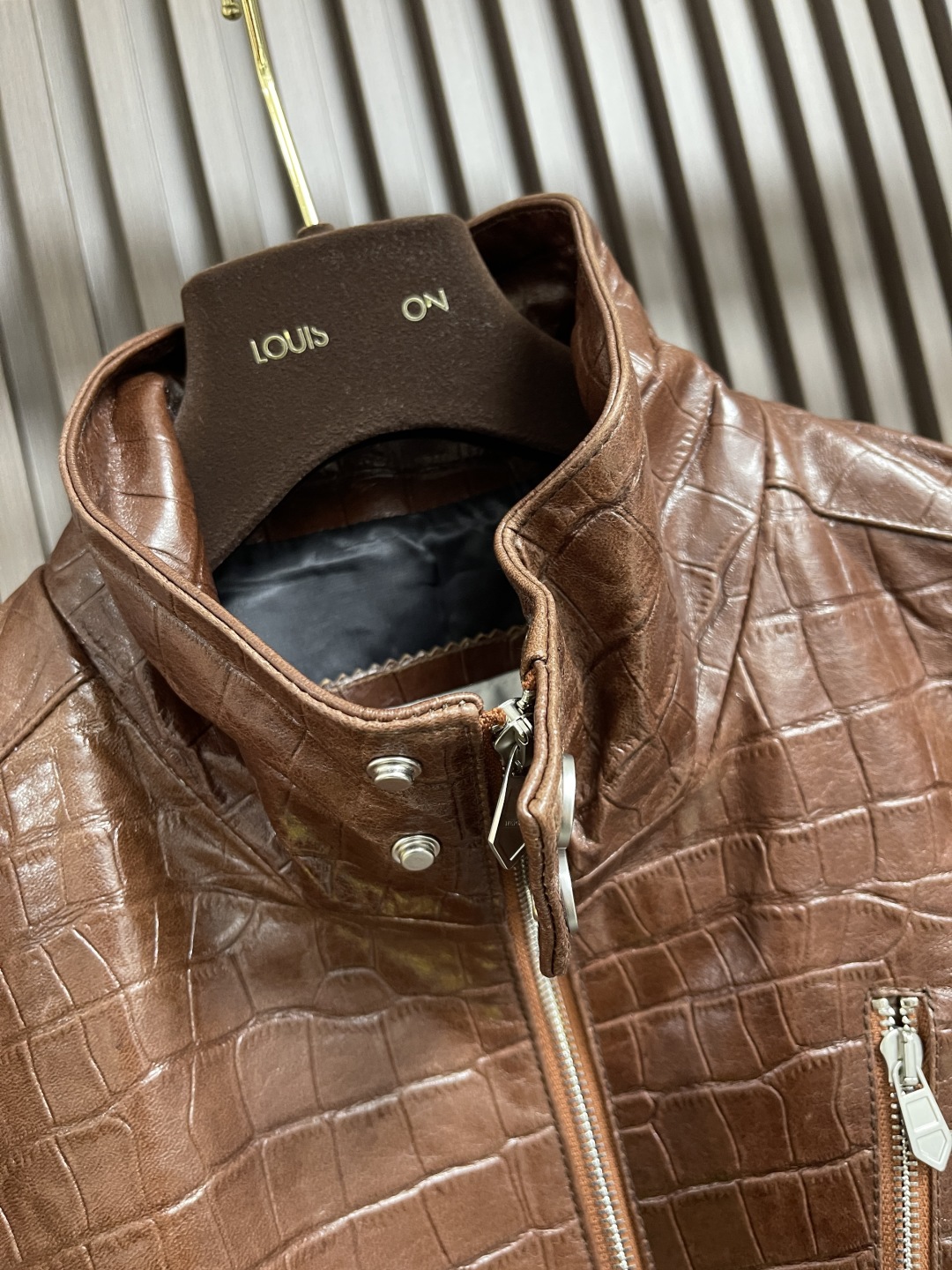 Dior 2025SS Early Autumn New Leather Vest, Embossed Design 7 cmp i1755515831010 5824 0 5