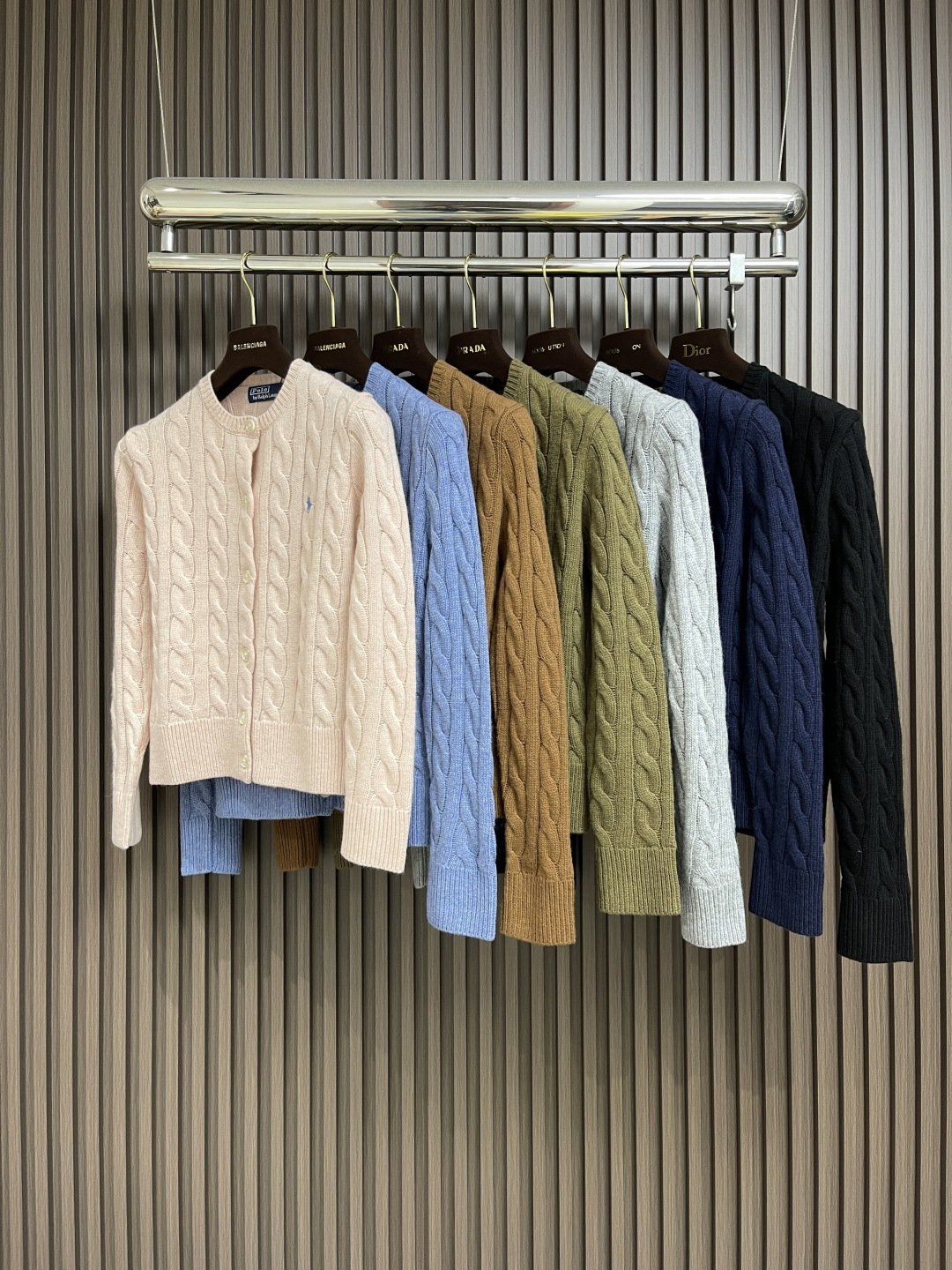 🛒🛒RAlP🆕H LAUREN 绞花小马图案刺绣开衫，女款👩 让人眼前一亮的设计，目光不自觉地被吸引，版