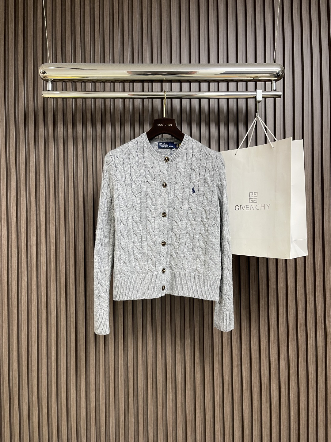 🛒🛒RAlP🆕H LAUREN 绞花小马图案刺绣开衫，女款👩 让人眼前一亮的设计，目光不自觉地被吸引，版