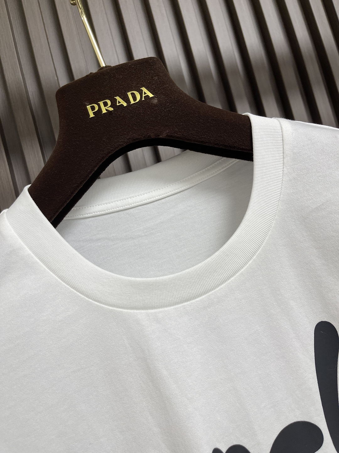 🛒🛒Moncler 卡通印花短袖T恤，纯棉双纱面料，对色定染面料，超精细平网印花工艺，潮流感十足，采用细