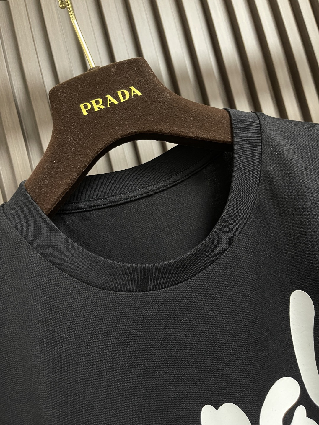 🛒🛒Moncler 卡通印花短袖T恤，纯棉双纱面料，对色定染面料，超精细平网印花工艺，潮流感十足，采用细