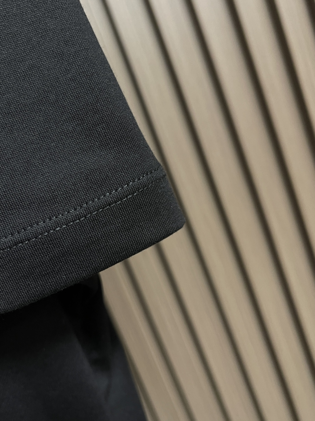 🛒🛒GUCCI 2025SS新款短袖T恤，简约百搭款。客供进口纯棉面料，胸前口袋刺绣logo，不仅挺括，