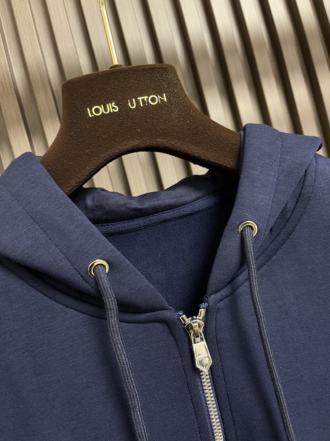 Louis Vuitton Blue Paris Horse Graphic Half-Zip Pullover Hoodie 6 cmp i1755517210420 7216 0 5