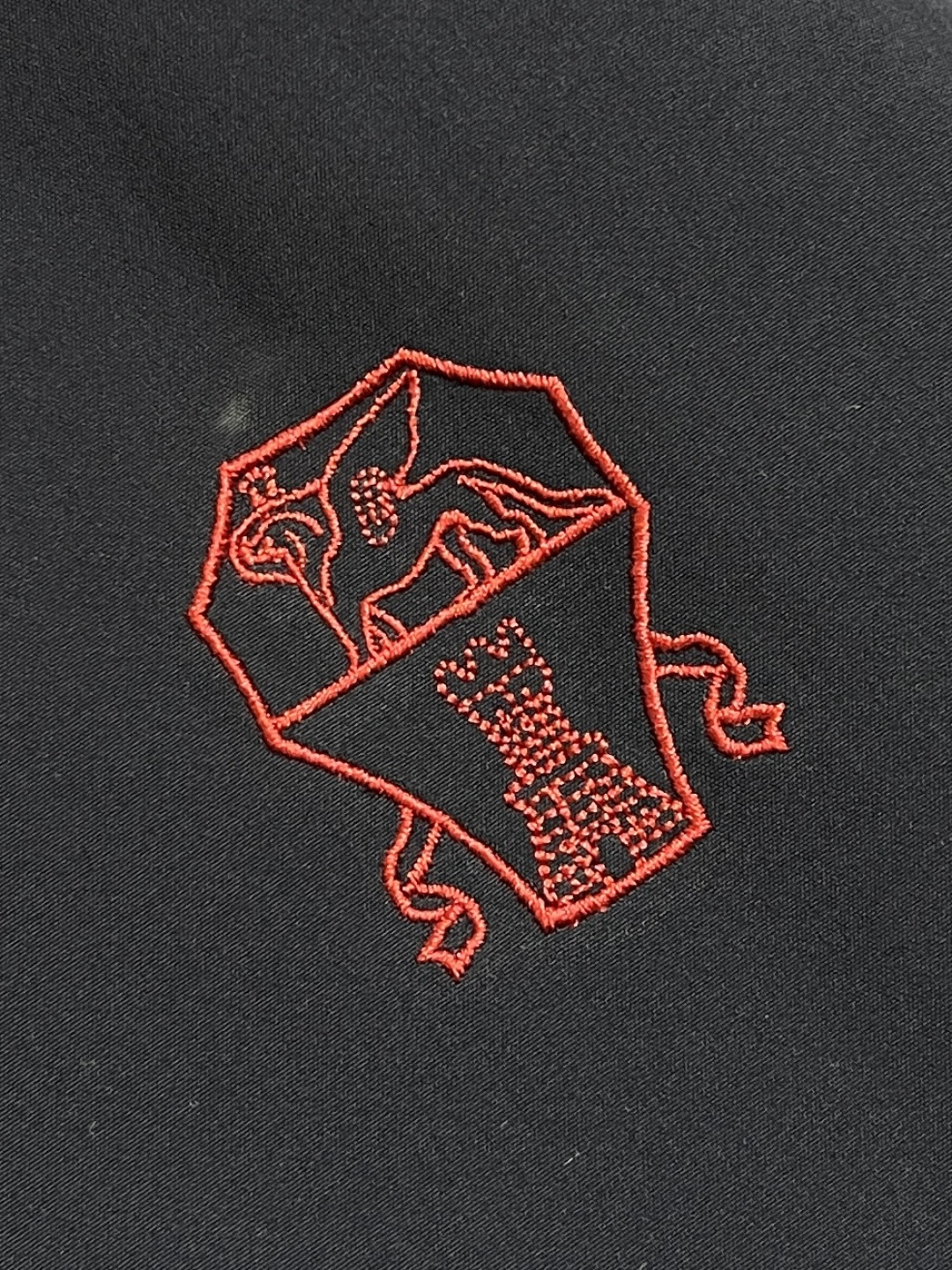 🛒🛒BC 2025SS秋冬防风外套！老钱新贵推荐！ 商务休闲连帽撞色外套 连帽款式 标志LOGO点缀结合