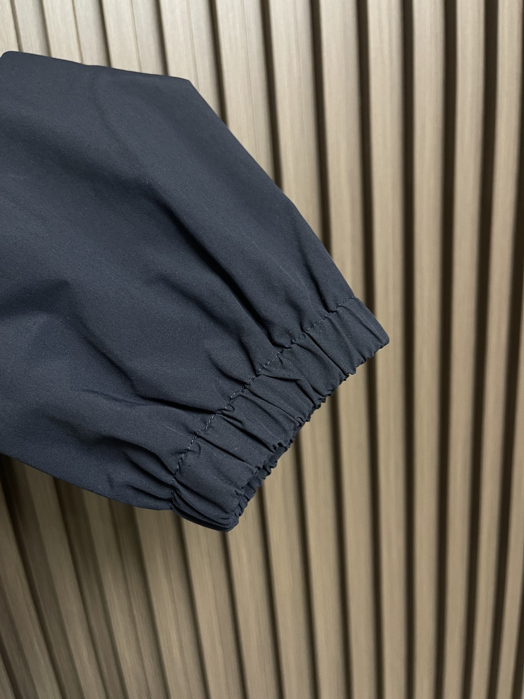 🛒🛒BC 2025SS秋冬防风外套！老钱新贵推荐！ 商务休闲连帽撞色外套 连帽款式 标志LOGO点缀结合