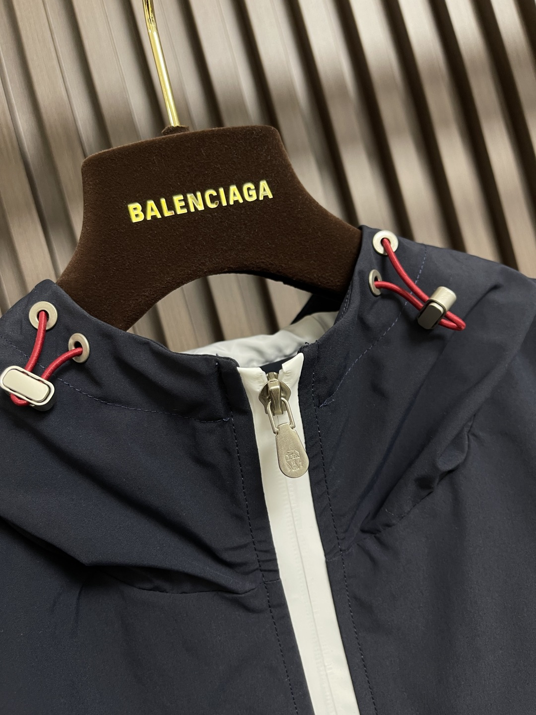 🛒🛒BC 2025SS秋冬防风外套！老钱新贵推荐！ 商务休闲连帽撞色外套 连帽款式 标志LOGO点缀结合