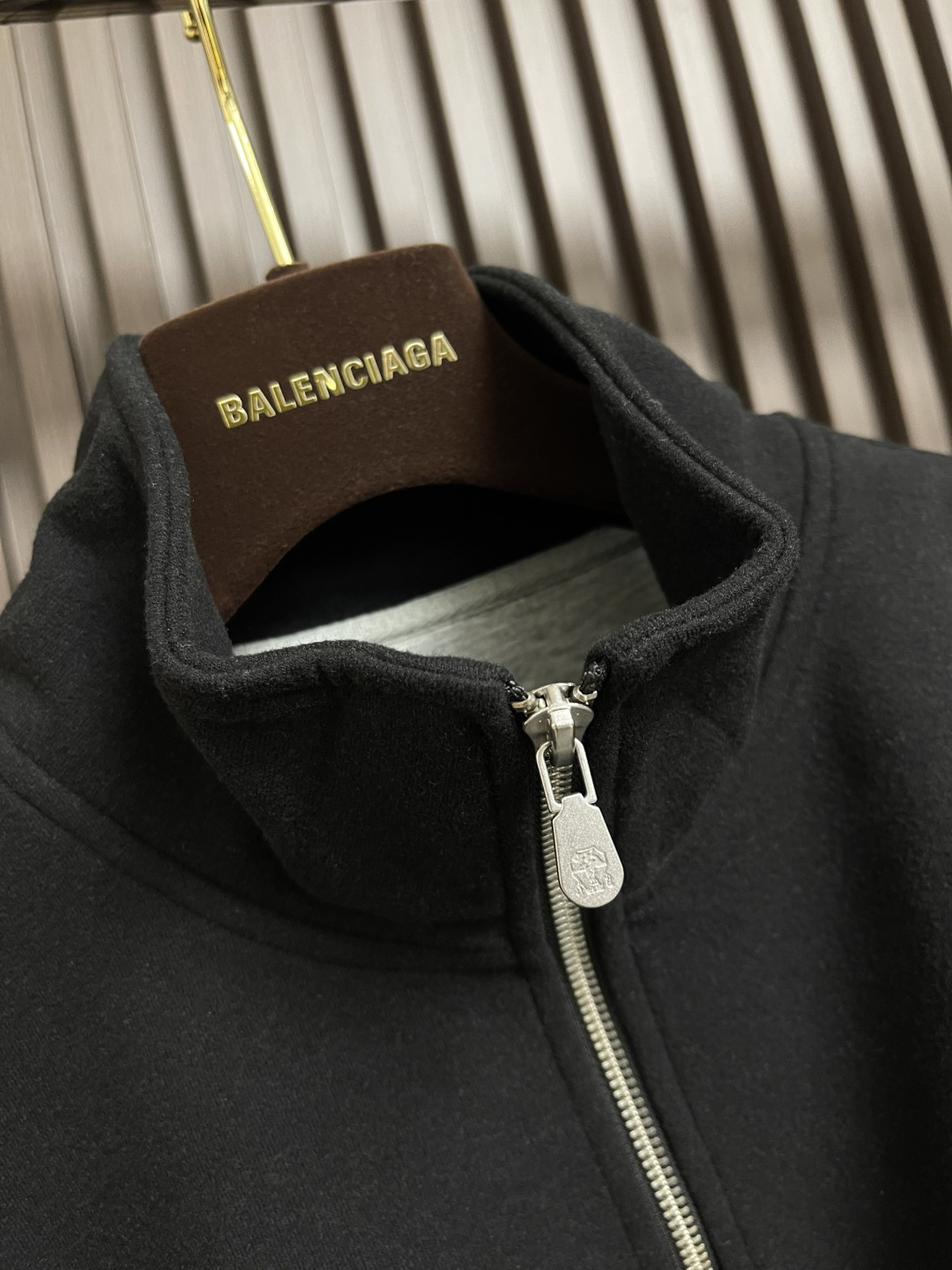 🛒🛒BC 2025SS秋冬商务休闲羊绒混纺立领外套 经典款秋冬季实穿款式之一 小立领 下摆袖口处采用双料