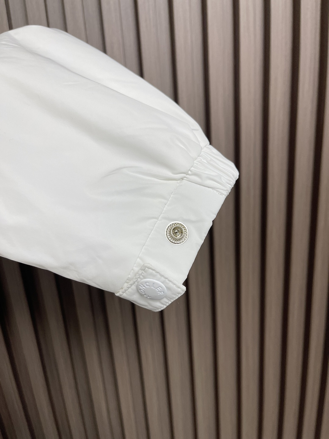 🛒🛒Moncler 2025ss早秋新款连帽夹克外套，袖臂口袋仔章刺绣logo外套，穿上就是舒适自在又显