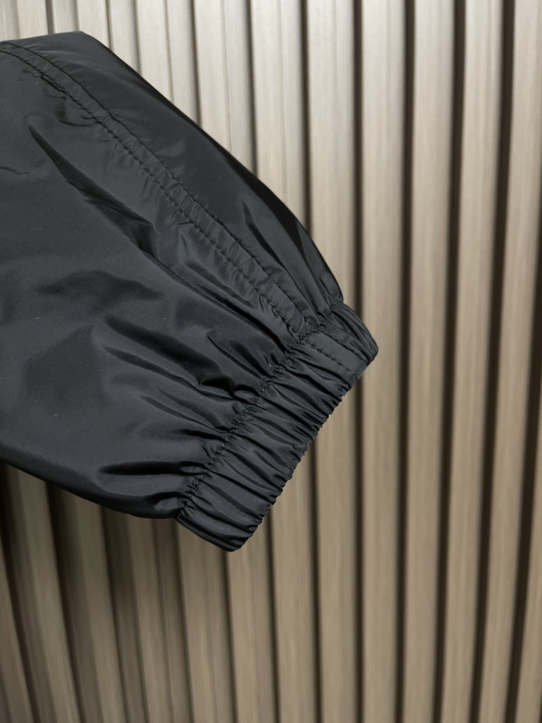 🛒🛒Burberry 2025Fw新款格纹尼龙立领防晒外套，融入 Burberry 格纹饰带和B 字型拉