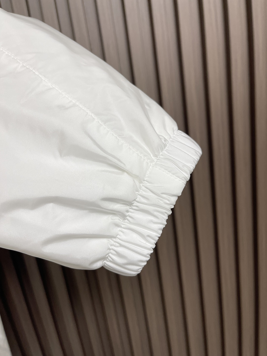 🛒🛒Burberry 2025Fw新款格纹尼龙立领防晒外套，融入 Burberry 格纹饰带和B 字型拉