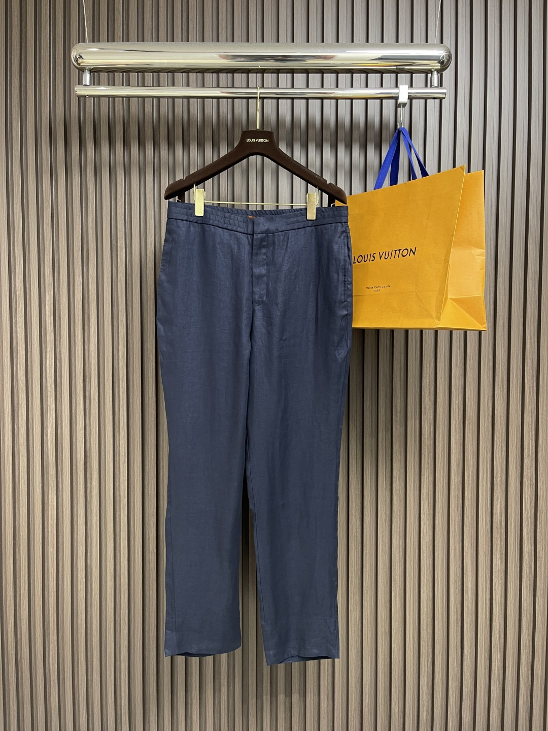 NO:513350,Zegna's new classic versatile cotton and linen casual pants, with comfortable fabric. It is made of imported cotton and linen fabrics and a clean version, highlighting elegant temperament, excellent comfort, and high-quality style. After wearing it, you will feel that it is the most comfortable casual pants in the wardrobe. A must-have for men, fashionable and simple Size 48-54,,alexander wang19860909Zegna 新款经典百搭棉麻休闲裤,面料舒适.釆用进口棉麻面料,净版打造,凸显优雅气质,舒适度极好,优质版型,穿上后你会觉得它是衣柜里最舒适的休闲裤,男士必备款时尚简约 尺码48-54,,alexander wang,Men's clothing