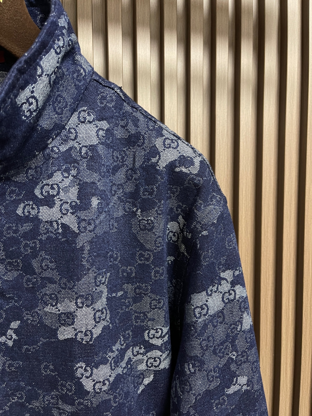 🛒🛒Gucci 2025ss新款GG提花牛仔夹克 将丹宁服饰单品与精致细节融为一体，令日常造型更显高雅。