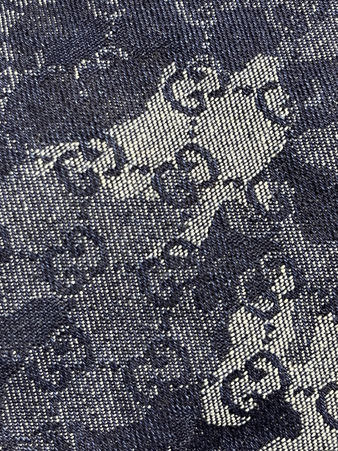 🛒🛒Gucci 2025ss新款GG提花牛仔夹克 将丹宁服饰单品与精致细节融为一体，令日常造型更显高雅。