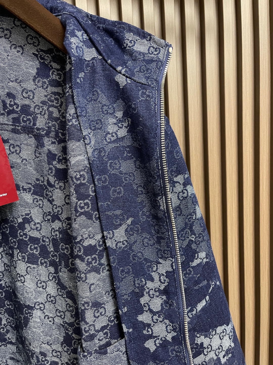 🛒🛒Gucci 2025ss新款GG提花牛仔夹克 将丹宁服饰单品与精致细节融为一体，令日常造型更显高雅。