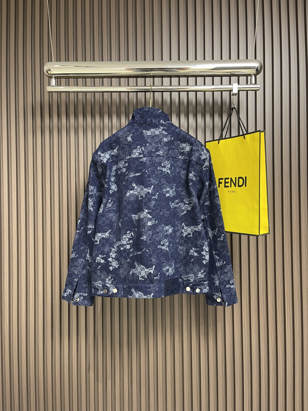 🛒🛒Gucci 2025ss新款GG提花牛仔夹克 将丹宁服饰单品与精致细节融为一体，令日常造型更显高雅。