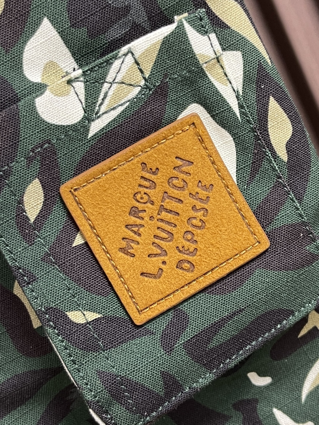 🛒🛒LV 2025FW早秋新品风琴袋迷彩工装长裤，本款都市工装裤为 LV Camo 图案含蓄融入Mono