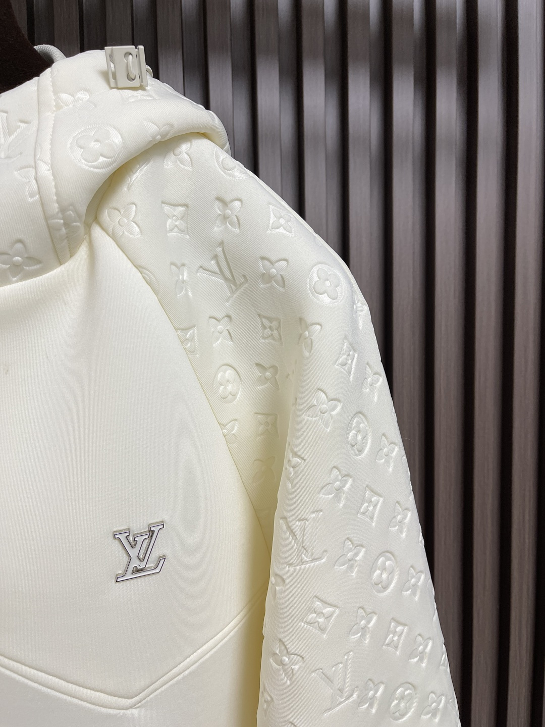 🛒🛒LV 2025ss秋季新款拼接连帽外套，定制五金，面料进口提花空气层棉，质感光泽垂感更强，品相高级，