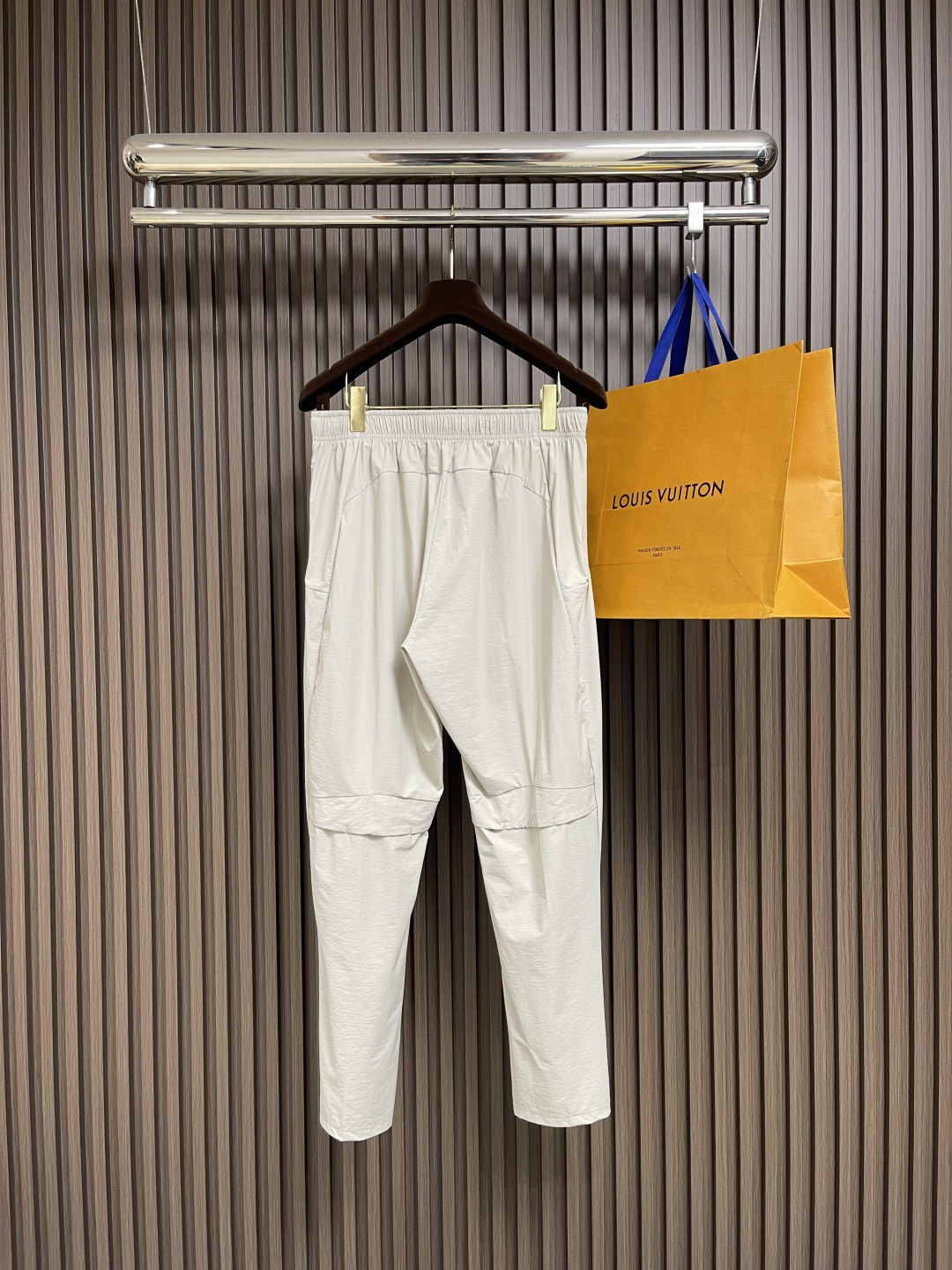 🛒🛒Y3 2025SS新品高街休闲裤，运动休闲裤精细打造！水洗工艺面料不易变形褪色！立体剪裁宽松版型挺阔