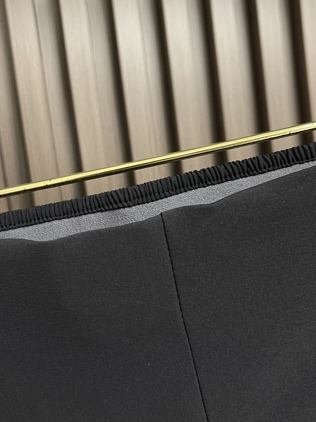 🛒🛒Y3 2025SS新品高街休闲裤，运动休闲裤精细打造！水洗工艺面料不易变形褪色！立体剪裁宽松版型挺阔