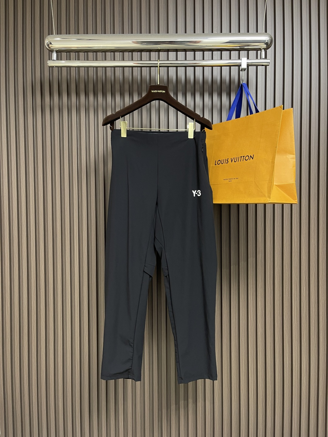 🛒🛒Y3 2025SS新品高街休闲裤，运动休闲裤精细打造！水洗工艺面料不易变形褪色！立体剪裁宽松版型挺阔