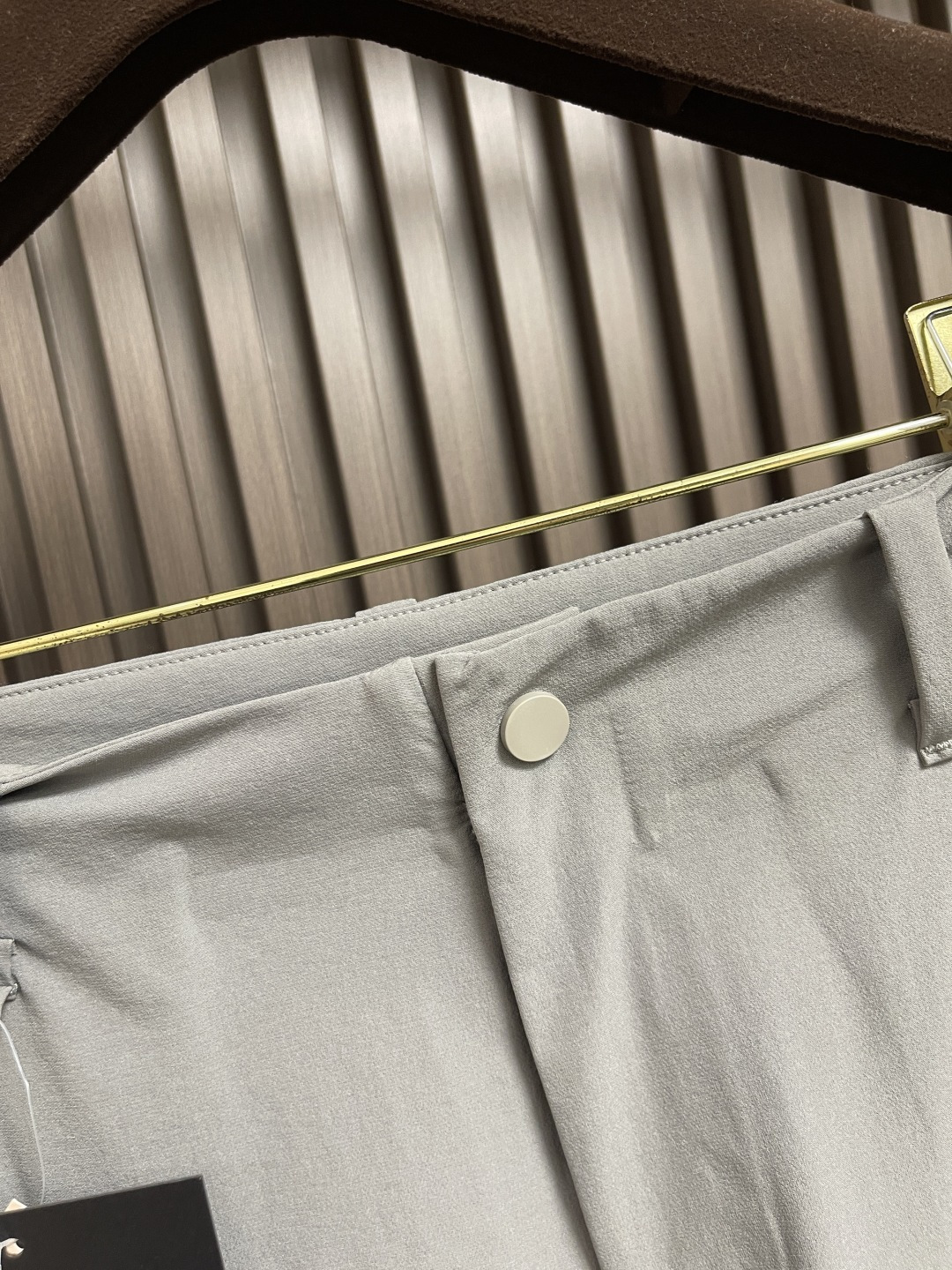 🛒🛒ARCTERYX 始祖鸟2025ss春夏新款休闲运动风格休闲裤，户外品牌可能大家第一想到的就是、给人