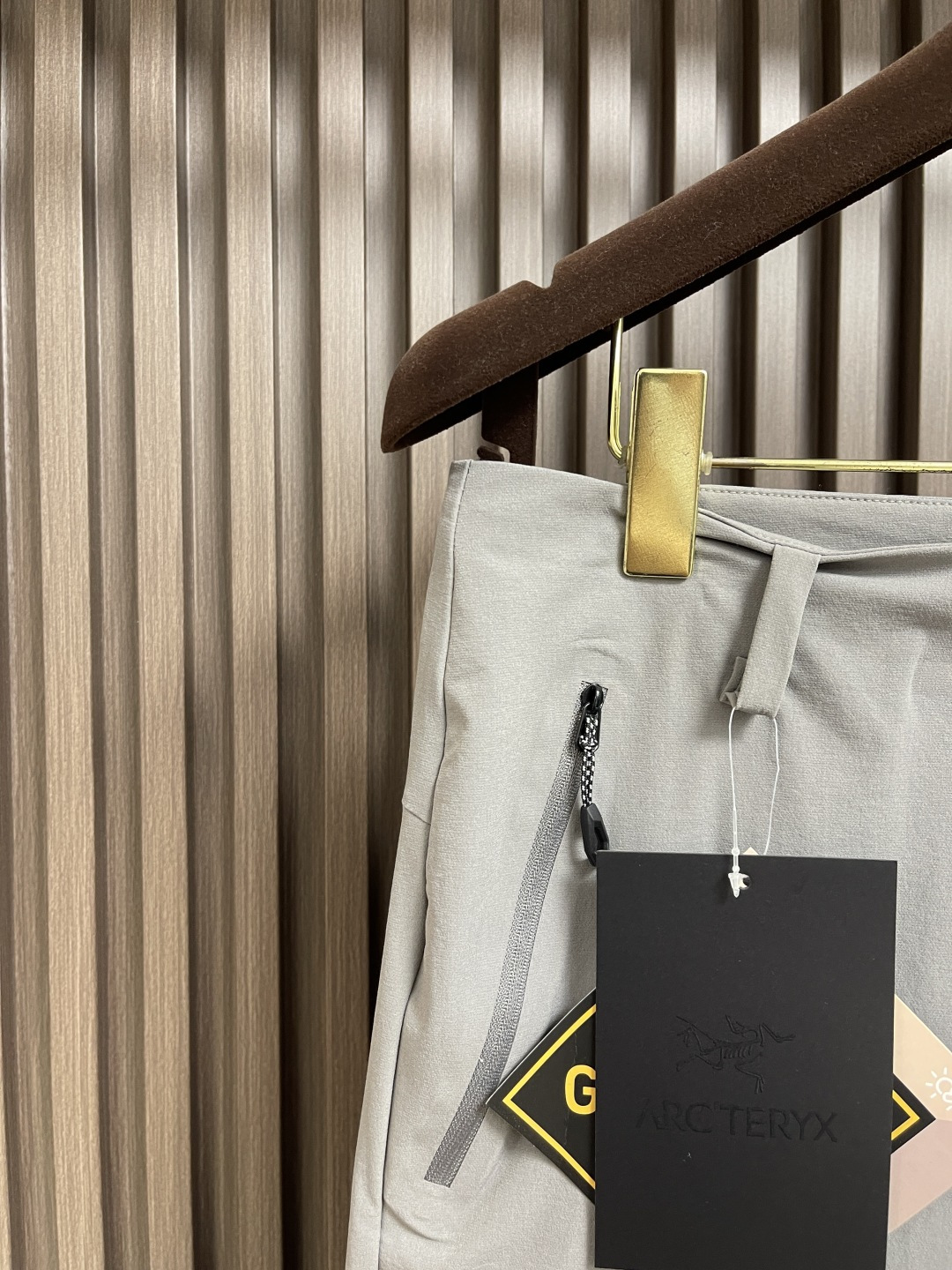 🛒🛒ARCTERYX 始祖鸟2025ss春夏新款休闲运动风格休闲裤，户外品牌可能大家第一想到的就是、给人