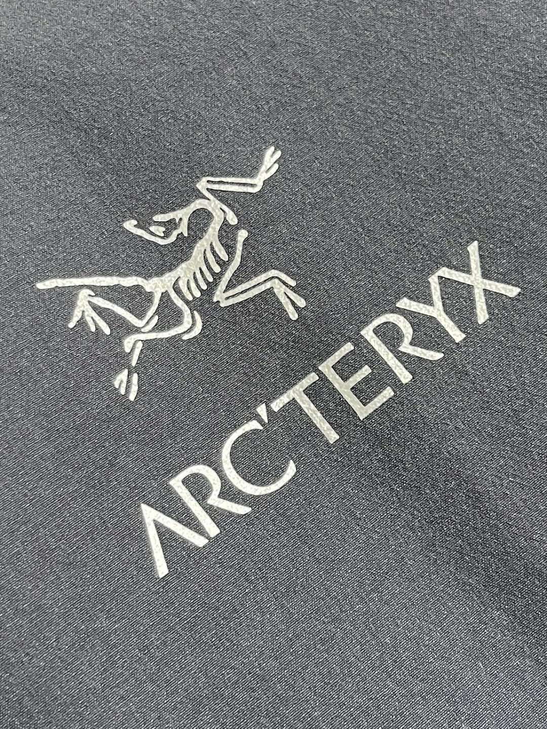 🛒🛒ARC'TERYX 始祖鸟2025SS夏季新款休闲短裤，设计感十足，非常适合夏天和户外长时间活动穿着
