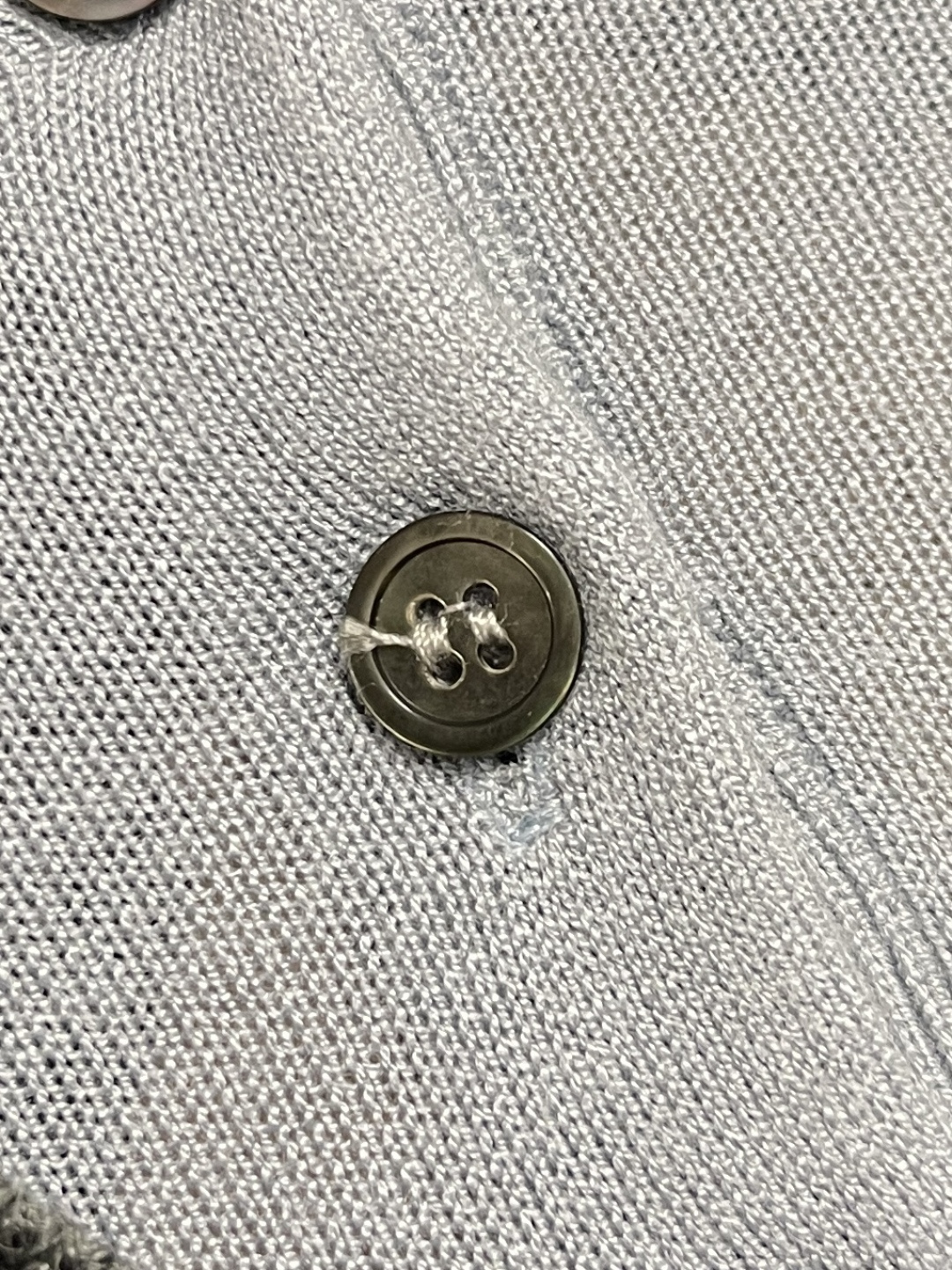 🛒🛒Miu Miu 2025Fw拼色领针织毛衣，面料精选亲肤天丝＋精选羊毛＋光泽真丝三重质感，大身使用2