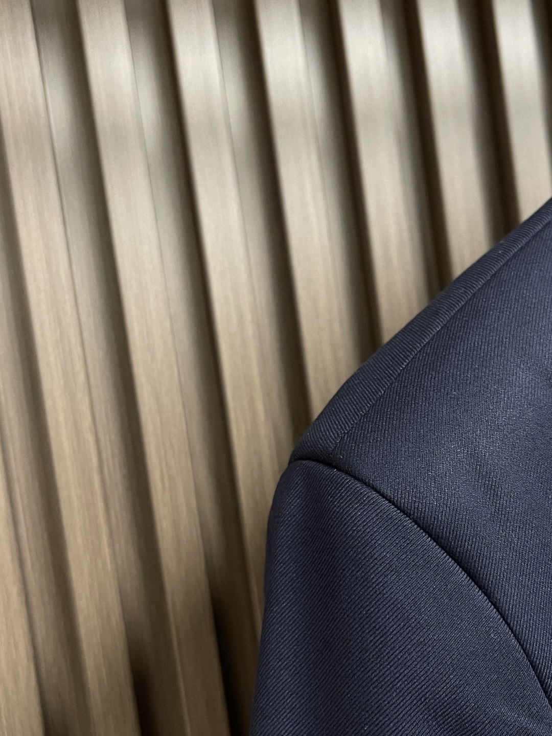 🛒🛒MIUMIU 拼袖羊毛夹克西服，采用YB定制棉质面料，主体面料挺括有型，不易褶皱，穿着时能保持良轻松