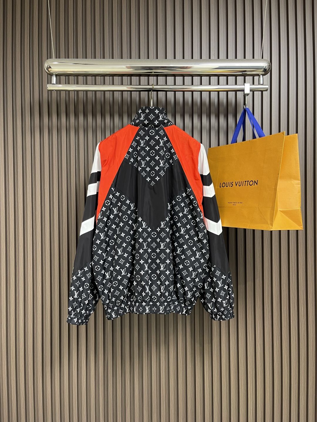 Alternative view of Louis Vuitton Jacket 07984