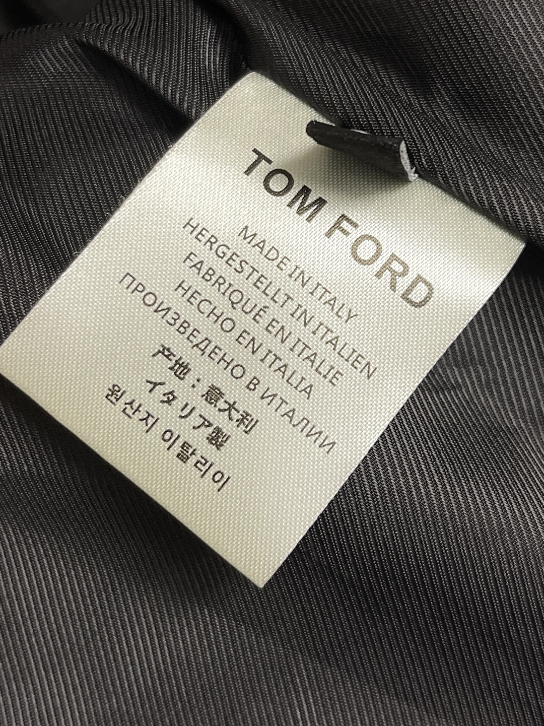 🛒🛒TF TOMFORD 2025SS男士新款麂皮绒夹克外套，采用麂皮绒皮革精心制作，经典版型，凸显新意