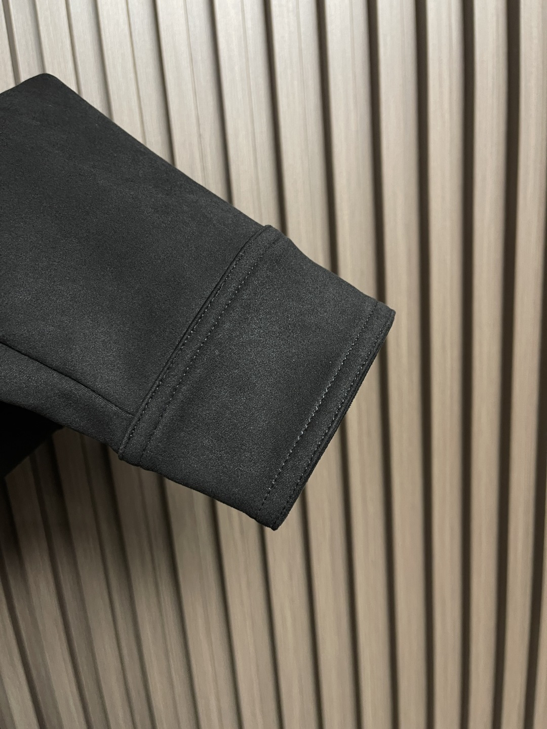 🛒🛒TF TOMFORD 2025SS男士新款麂皮绒夹克外套，采用麂皮绒皮革精心制作，经典版型，凸显新意