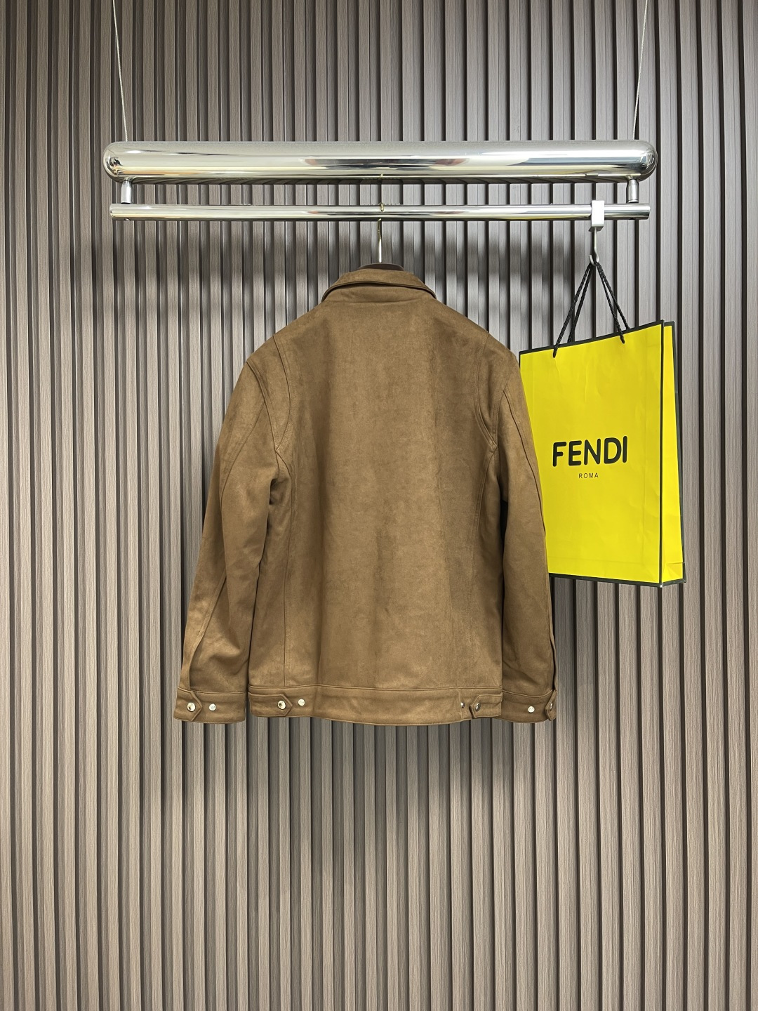 🛒🛒Dior 2025SS秋冬新款男士新款麂皮绒夹克外套，采用麂皮绒皮革精心制作，经典版型，凸显新意同时