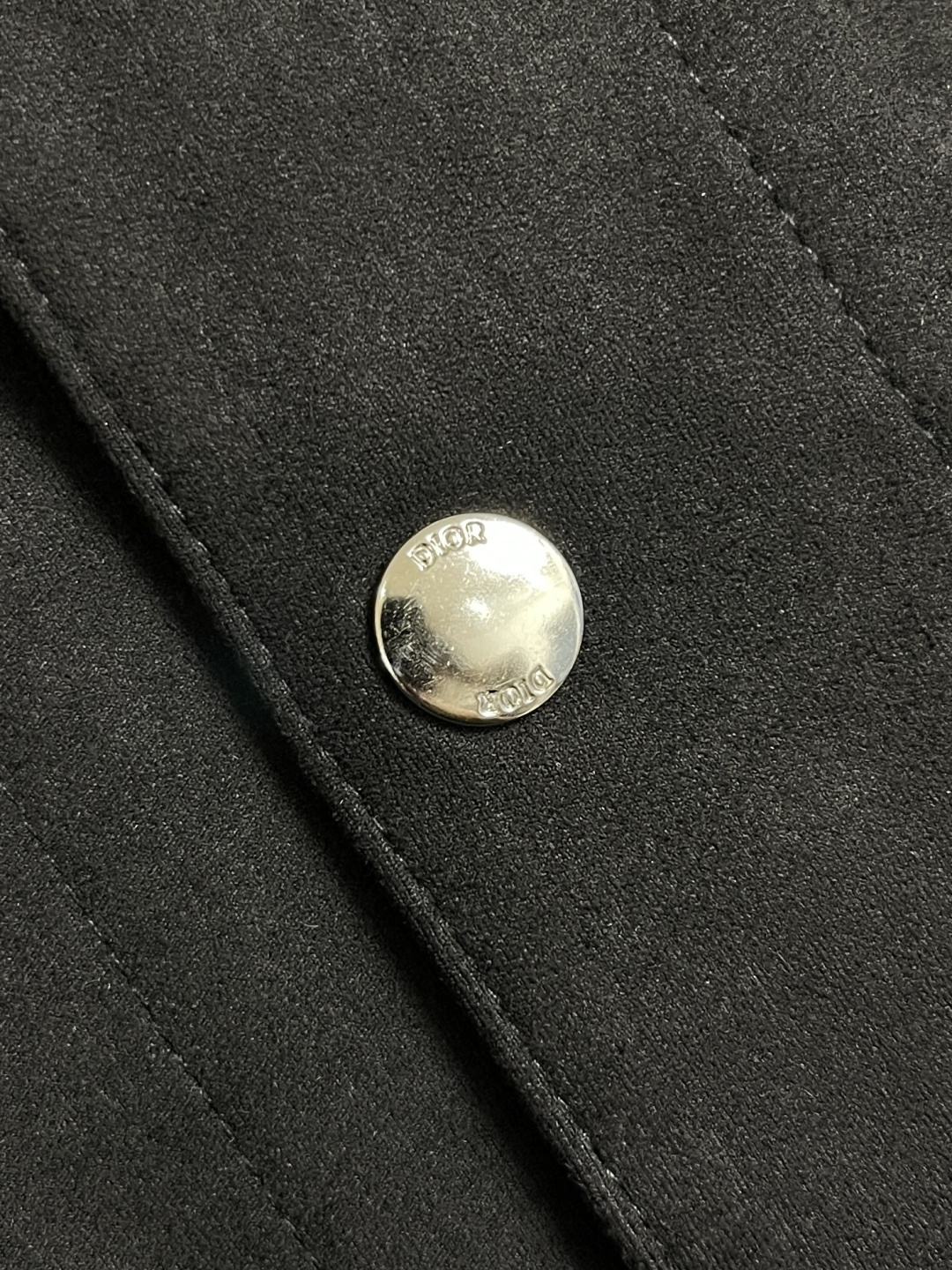 🛒🛒Dior 2025SS秋冬新款男士新款麂皮绒夹克外套，采用麂皮绒皮革精心制作，经典版型，凸显新意同时