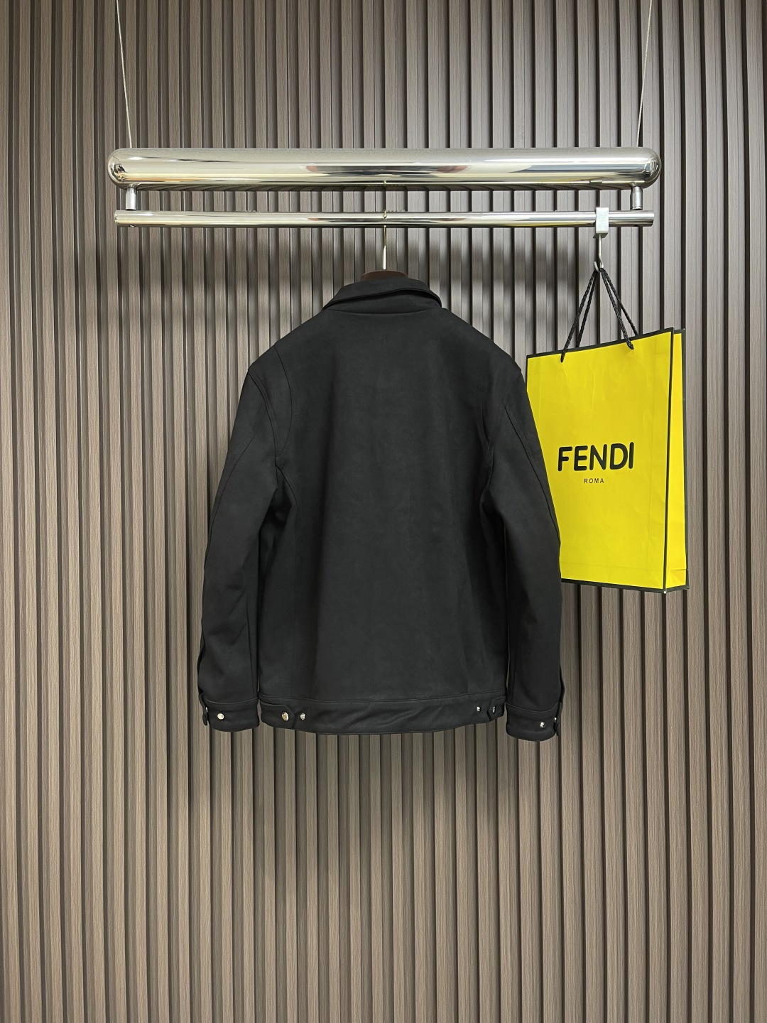 🛒🛒Dior 2025SS秋冬新款男士新款麂皮绒夹克外套，采用麂皮绒皮革精心制作，经典版型，凸显新意同时