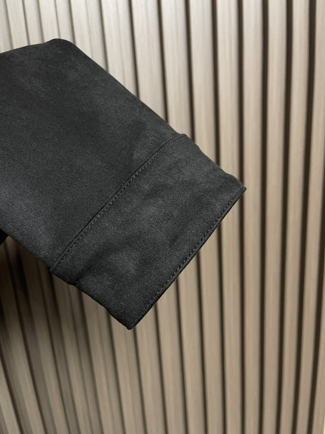 🛒🛒Dior 2025SS秋冬新款男士新款麂皮绒夹克外套，采用麂皮绒皮革精心制作，经典版型，凸显新意同时