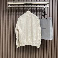 🛒🛒kiton 亚麻面料手感柔软绵密立领设计外套,以其精细特织的100%亚麻面料和独特的设计,确实展现了 🛒🛒kiton 亚麻面料手感柔软绵密立领设计外套,以其精细特织的100%亚麻面料和独特的设计,确实展现了