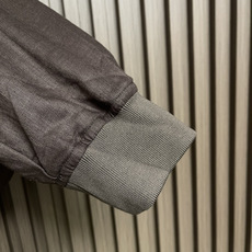 🛒🛒kiton 亚麻面料手感柔软绵密立领设计外套,以其精细特织的100%亚麻面料和独特的设计,确实展现了 🛒🛒kiton 亚麻面料手感柔软绵密立领设计外套,以其精细特织的100%亚麻面料和独特的设计,确实展现了