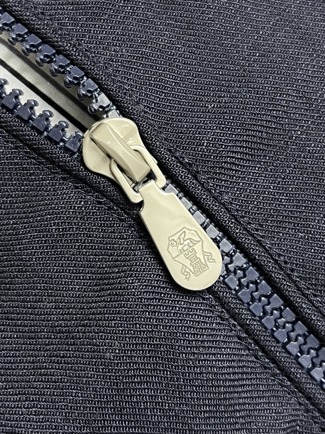 🛒🛒BC 2025s春夏新款轻薄亚麻外套，男士刺绣徽标商务休闲夹克外套！选用客供定织定染轻薄天丝亚麻面料